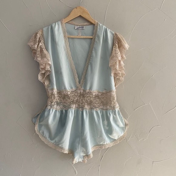 Lily of France romper - Picture 3 of 8